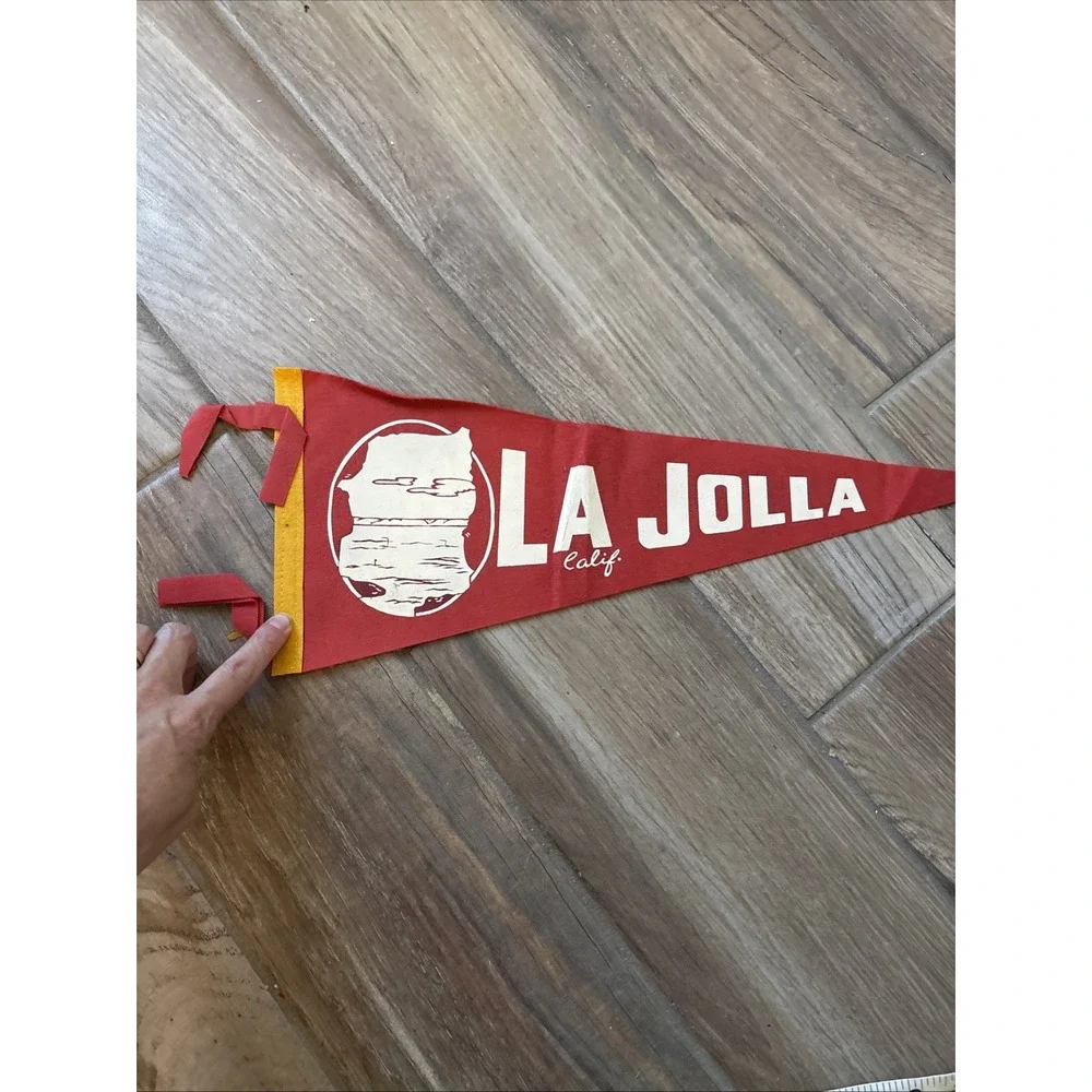 Vintage Pennant Felt La Jolla Red 17